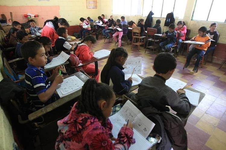 Este lunes 7 de enero inicia un nuevo ciclo escolar en el que se intenta tener mÃ¡s inversiÃ³n y mejorar los servicios educativos. (Foto Prensa Libre: Hemeroteca PL)