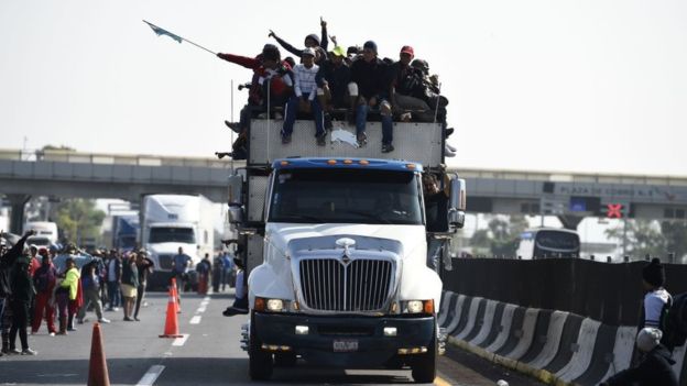 Casi 7.500 migrantes han llegado a la frontera entre MÃ©xico y EE. UU. en las Ãºltimas semanas. GETTY IMAGES
