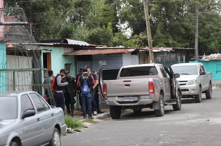PNC detuvieron esta semana a una banda cuyos integrantes simulaban ser pandilleros para atemorizar a los agraviados. (Foto Prensa Libre: Hemeroteca PL)