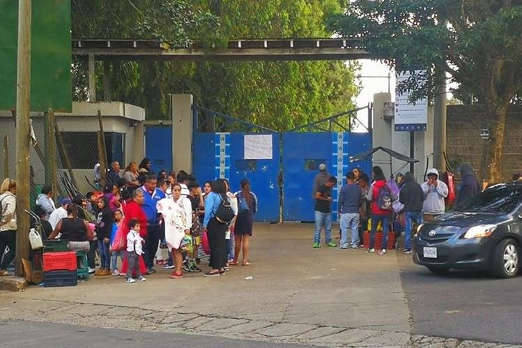 La entrada al sector de Fraijanes donde está la cárcel Pavoncito. (Foto Prensa Libre: Erick Avila)