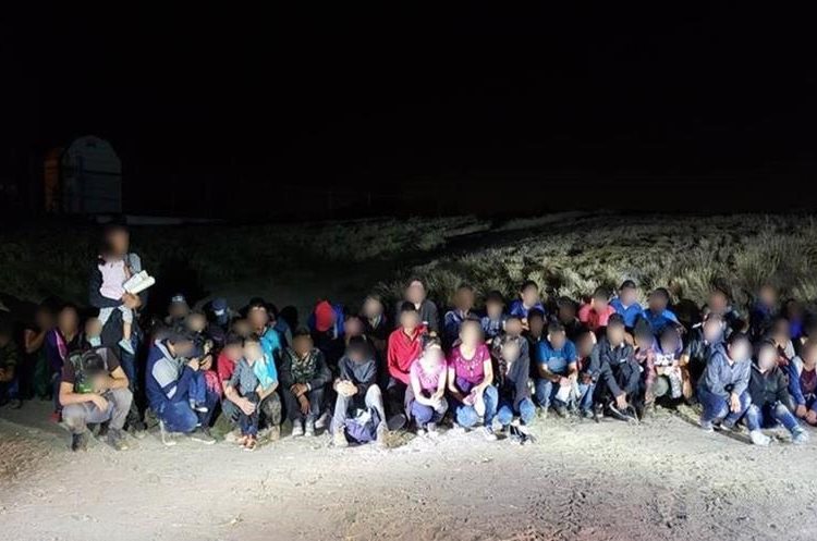 Un grupo de niños que fue detenido recientemente por la Patrulla Fronteriza. (Foto: CBP)