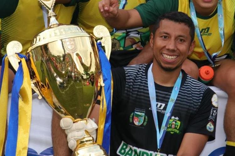 Juan José Paredes salió campeón en el reciente Torneo Clausura 2018 con Deportivo Guastatoya. (Foto Prensa Libre: Hemeroteca PL)