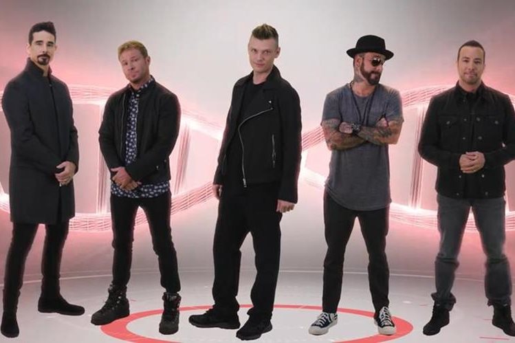 La agrupación Backstreet Boys, que dominaron la escena musical pop en la década de 1990, lanzará nuevo material discográfico y harán una gira mundial. (Foto Prensa Libre: YouTube)