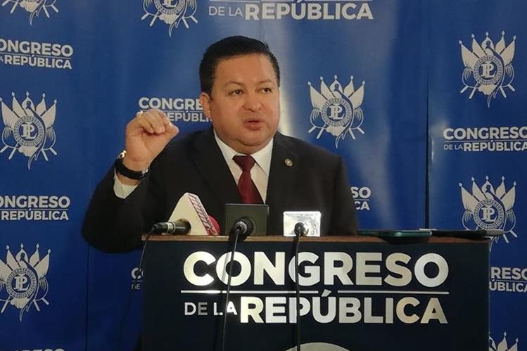 Raúl Romero, diputado del partido Fuerza, propone ampliar el Derecho de Legítima Defensa. (Foto Prensa Libre: Cortesía)