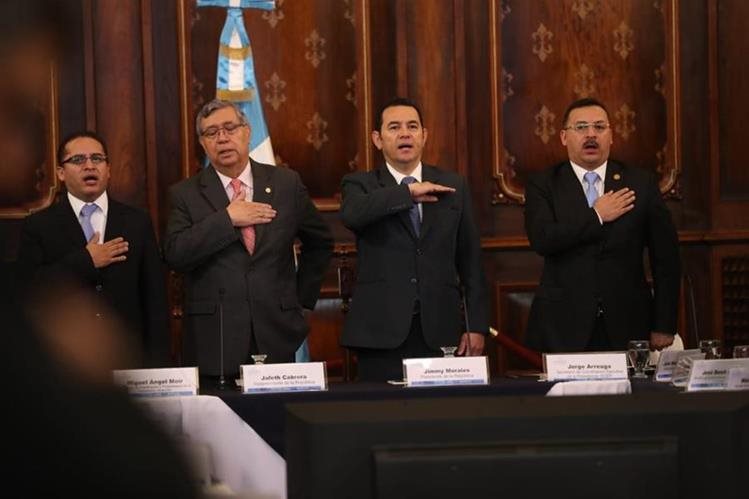 El presidente Jimmy Morales participó en la cuarta reunión del Consejo Nacional de Desarrollo Urbano y Rural. (Foto Prensa Libre: Esbin García)