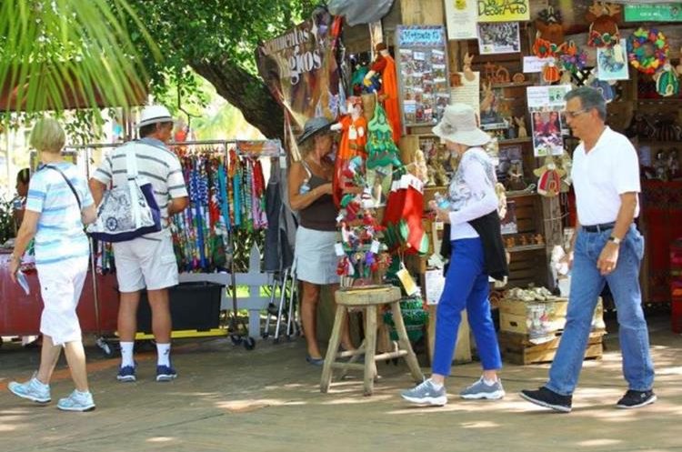 El cambio en los días para gozar descansos busca estimular las economías locales. (Foto Prensa Libre: Hemeroteca PL)