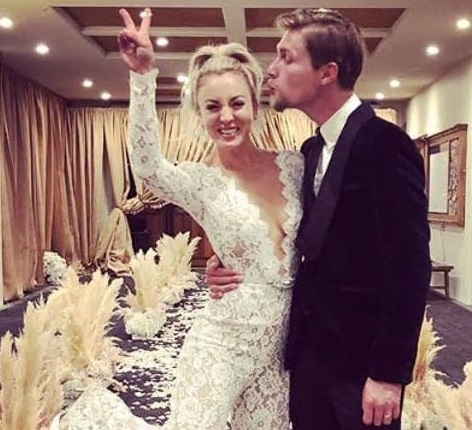Kaley Cuoco celebra su boda con Karl Cook
