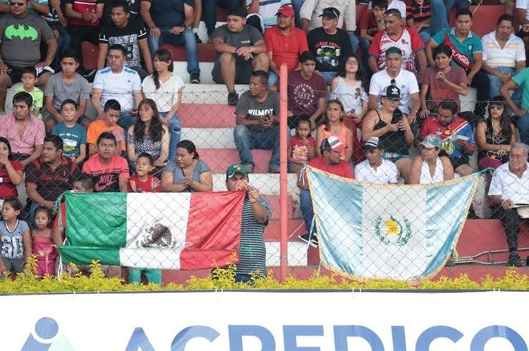 Los mexicanos le han tomado cariño a Malacateco por Luis Ángel Landín. (Foto Prensa Libre: Raúl Juárez)