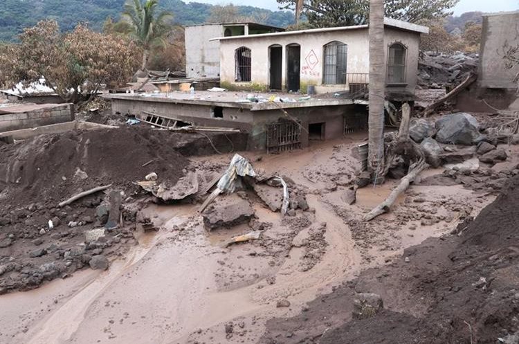 Cuerpos identificados de víctimas por erupción en Guatemala subieron a 75
