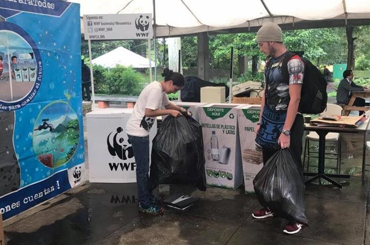 Tetra Pak, Recupera, WWF y la Embajada Británica promueven el Eco-Reto de Fin de Año, para evitar contaminación. (Foto Prensa Libre: Cortesía)