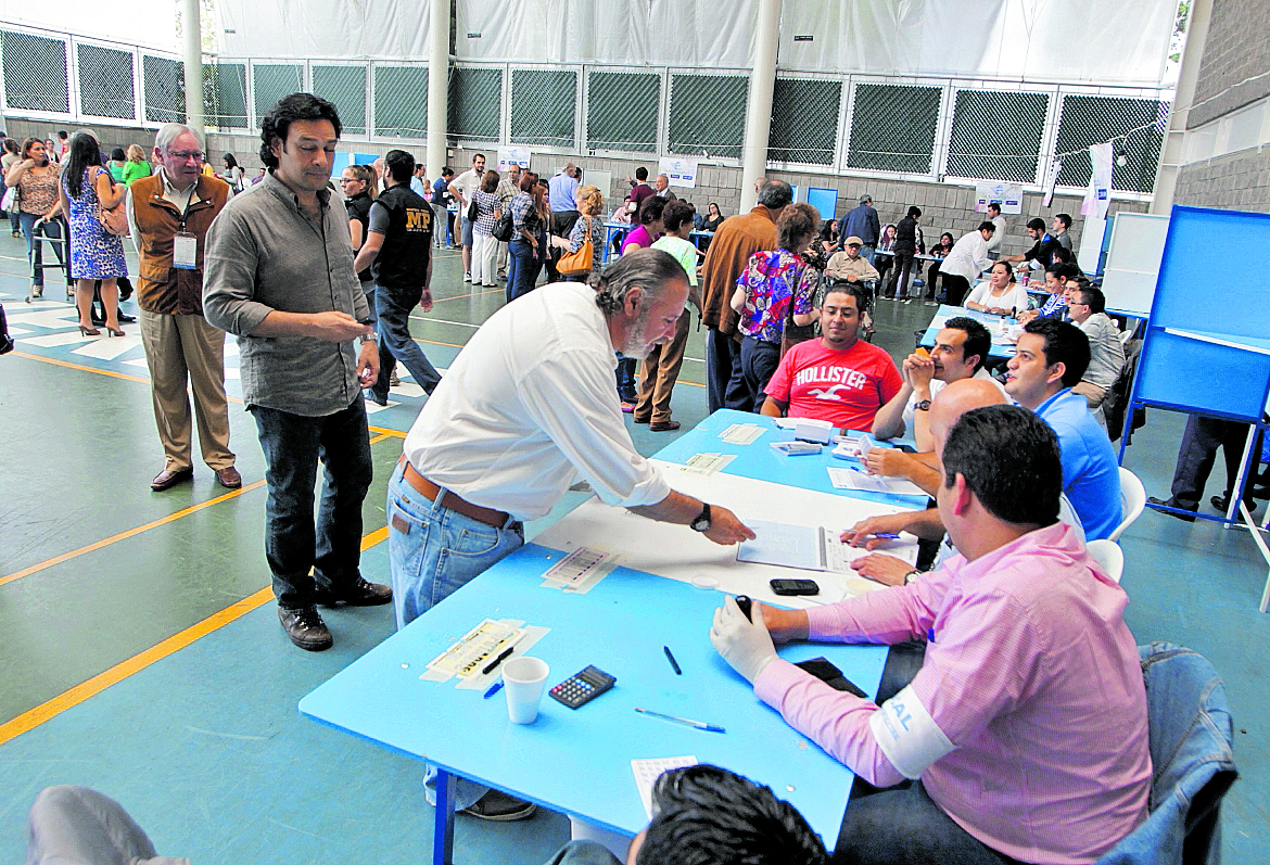 El convocatoria al proceso electoral está cada vez más cerca y los partidos políticos ya empezaron a proclamar candidatos a elección popular el TSE tiene pendiente anunciar la fecha para realizar la votación. (Foto Prensa Libre: Hemeroteca PL)
