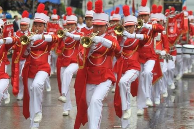 Varias bandas escolares se han preparado durante meses para hacer su mejor presentación. (Foto Prensa Libre: Hemeroteca PL).
