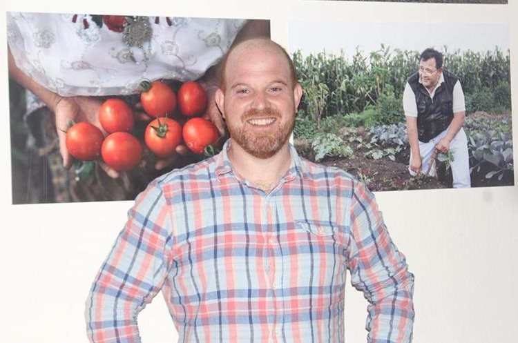 Jesse Schauben y su restaurante Tacorazón en Xela, cuyos productos son orgánicos y cultivados por familias que se benefician del negocio. (Foto Prensa Libre: Fred Rivera)