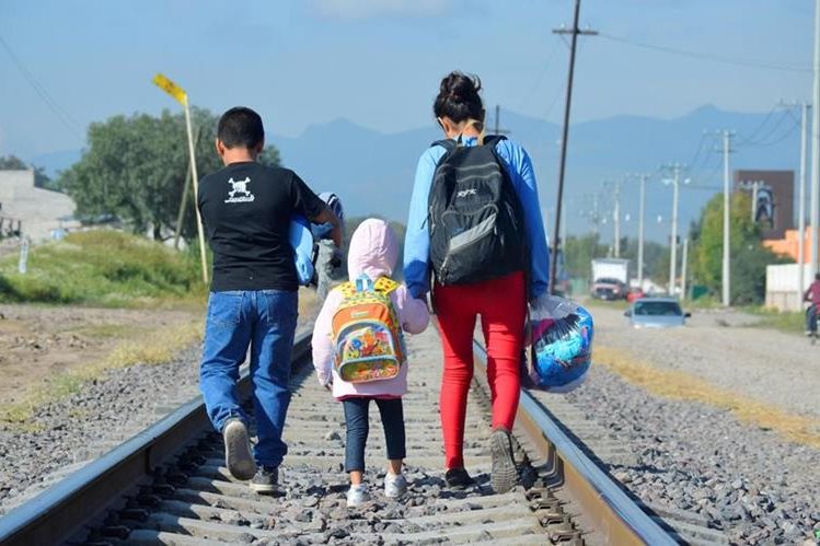   The situation of migrant children has been tornadoes complicated in recent days by immigration policies in the United States. (Photo Prensa Libre: EFE) 